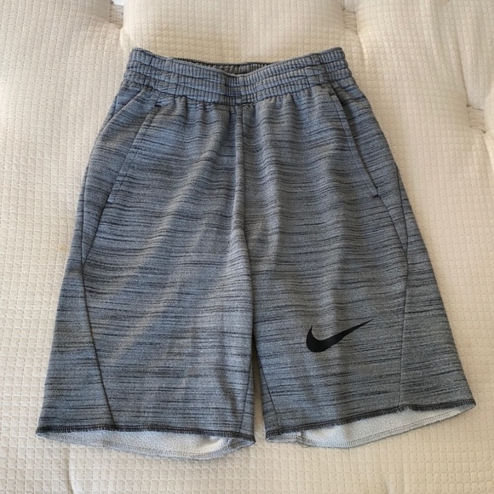 ✅Boys Nike Basketball Sweat shorts size S